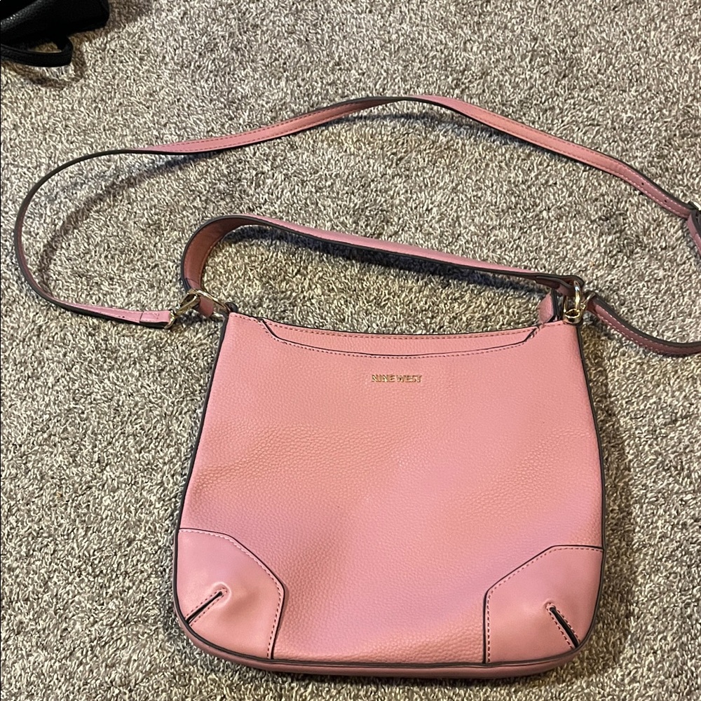 Nine West Pink Crossbody/shoulder bag. Like new condition.